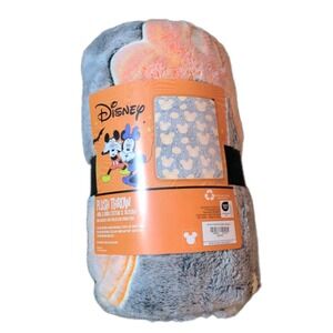 Plush Throw Blanket Disney Mickey Mouse Halloween NEW Spiders Pumpkins Spooky